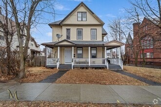 Building Photo - 464 Pleasant St