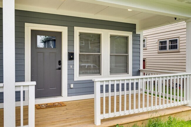 Foto del edificio - 2941 N Park Ave