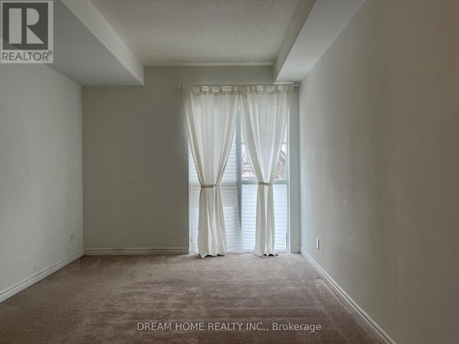 Building Photo - 3-B3 Falaise Rd