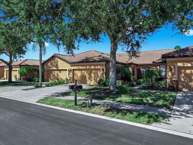 Photo - 313 Seneca Falls Dr House