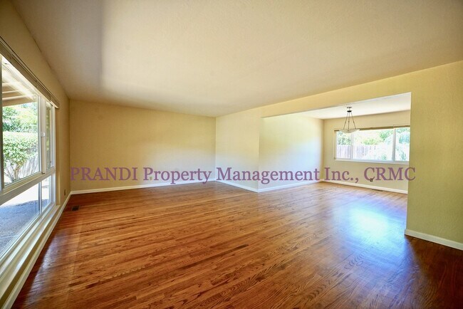 Building Photo - Quality Home with Pool and Recent Renovati...