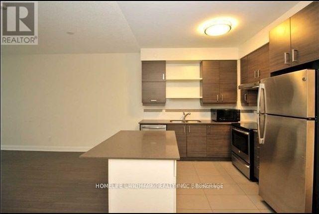 Photo du bâtiment - 1-211 Uptown Dr