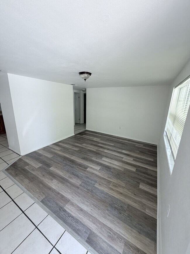 Foto del edificio - 21377 Campbell Dr