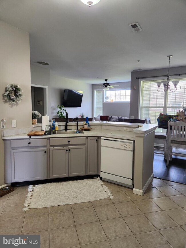 Foto del edificio - 130 Rosebay Ct