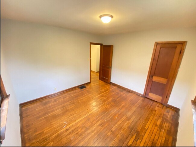 Foto del edificio - (01) 2547-2549 Neil Avenue