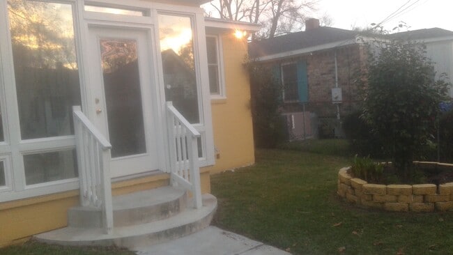 Building Photo - 958 Battery Ave