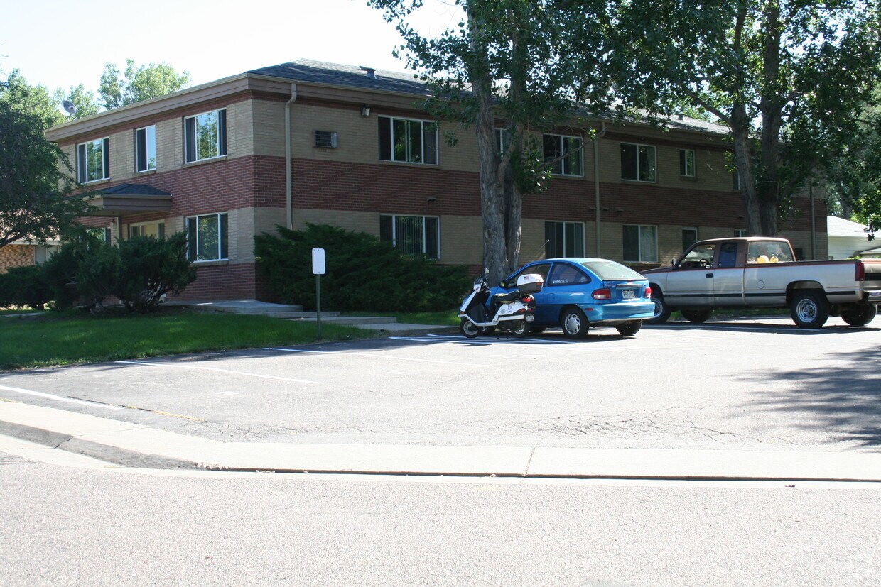 1690 Upham St, Lakewood, CO 80214 Apartments in Lakewood, CO