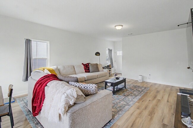 Foto del edificio - 1246 Grayson Ave