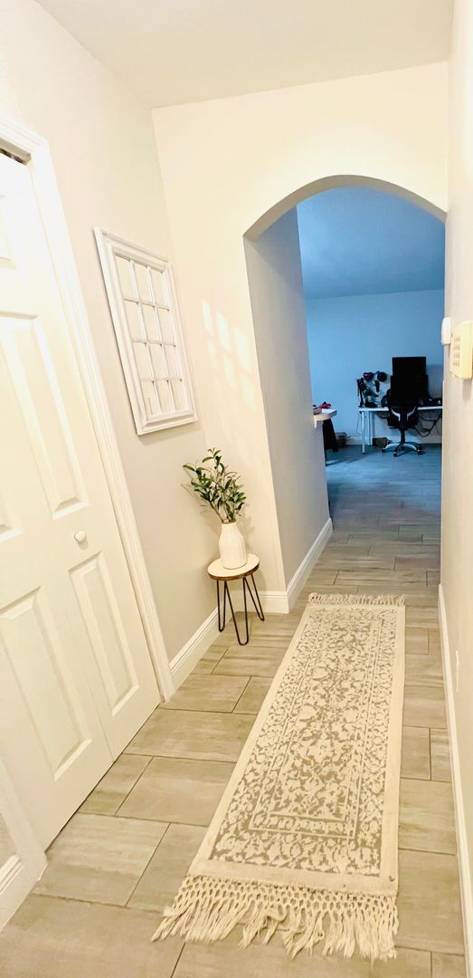 Building Photo - 1/1 Condo in Lee Vista Area/Lake Nona, clo...