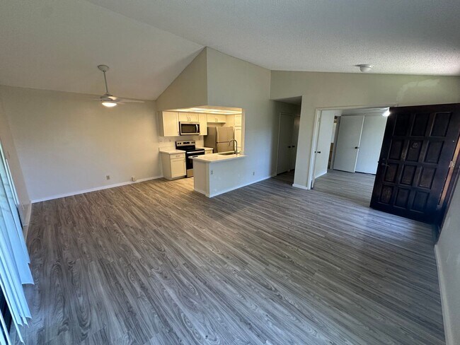 Building Photo - Newly Renovated 3 BD / 2 BA Townhome in Pearl City!