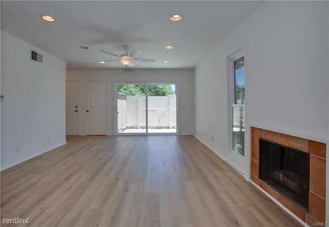 Building Photo - 2 br, 2 bath Condo - 28717 Conejo View Dr