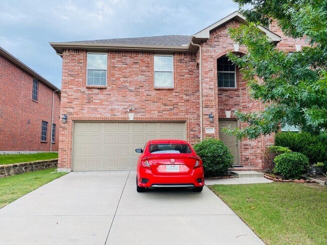 Foto del edificio - 5 Bedroom Single Family Home in Frisco