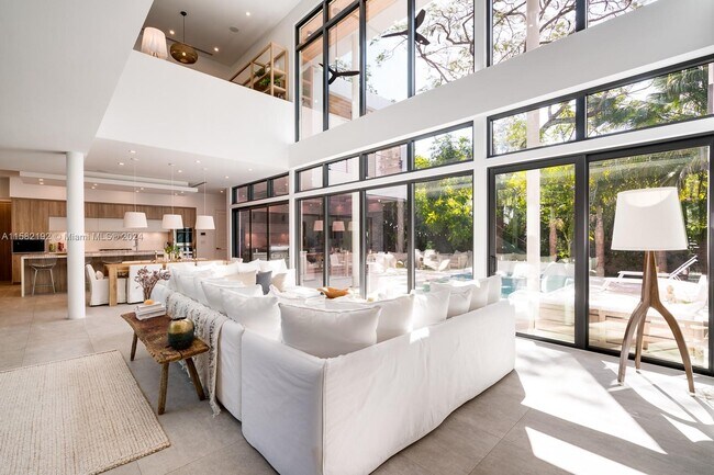 Building Photo - 4094 Park Ave