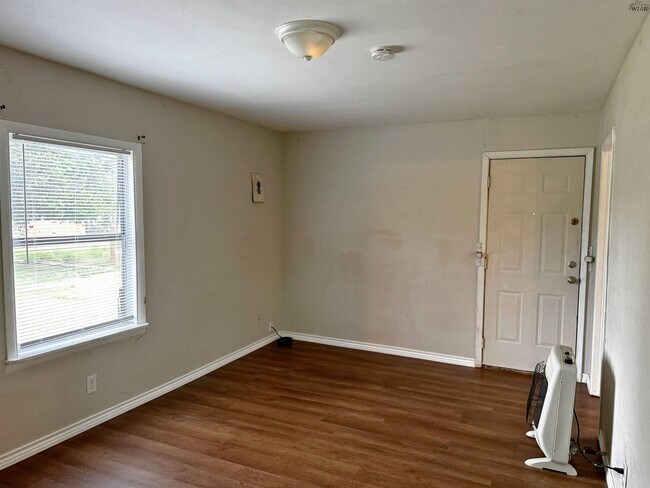 Building Photo - 2409 Ave D
