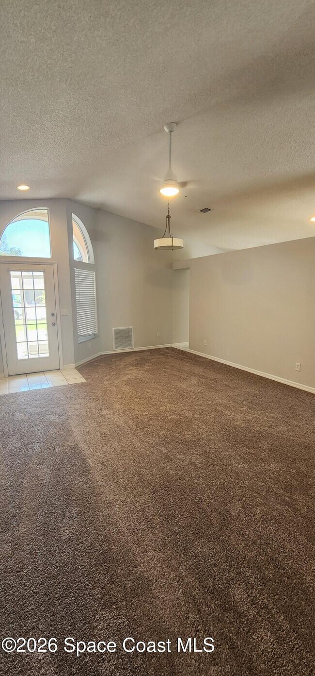 Building Photo - 8043 Bracken Ln