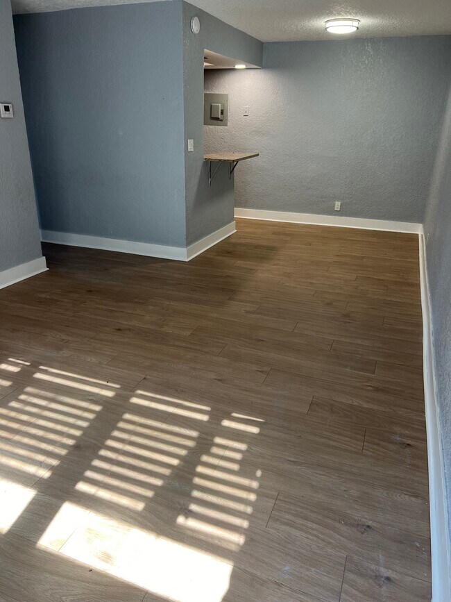 Foto del edificio - 5827 NW 22nd Ct