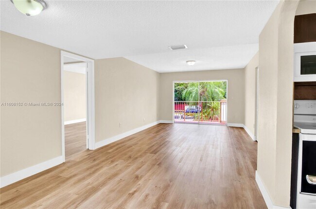 Building Photo - 9970 N Kendall Dr