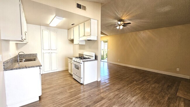Foto del edificio - Boulder Springs Apartments