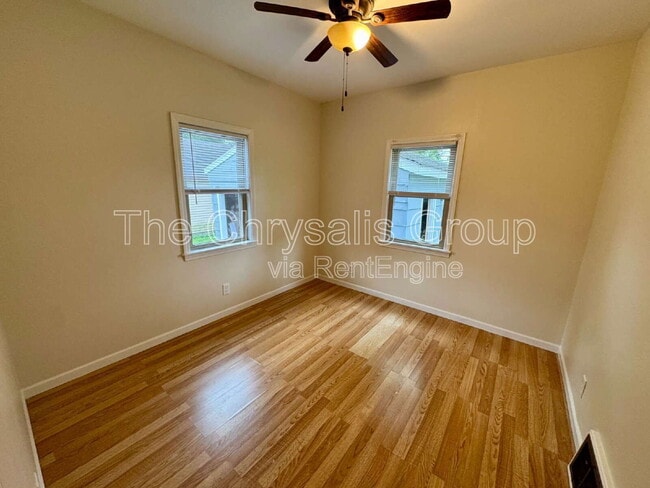 Building Photo - 1027 Bergen Ave