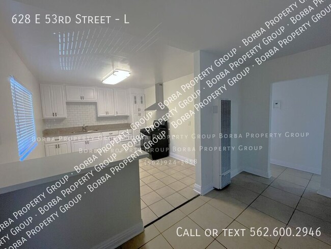 Building Photo - ** WONDERFUL UPSTAIRS 2 BED/1 BATH IN A GA...