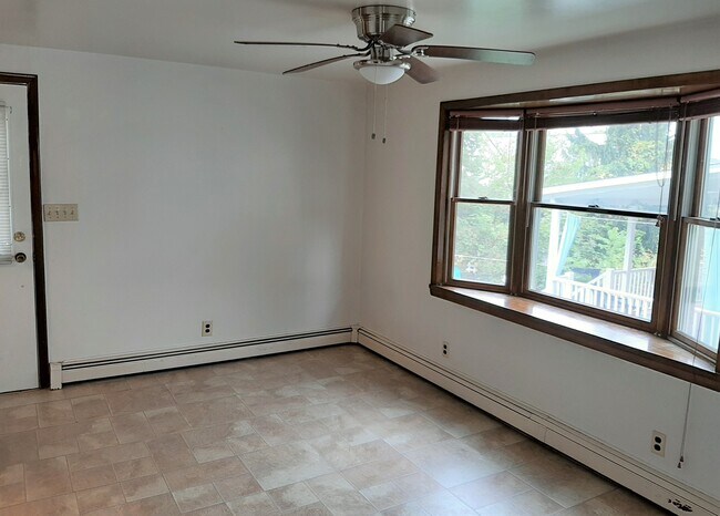 Building Photo - 521 Spruce St
