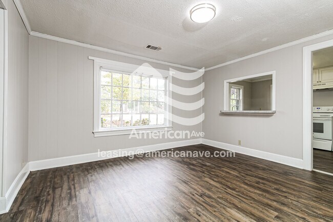 Foto del edificio - 439 Bradley Dr
