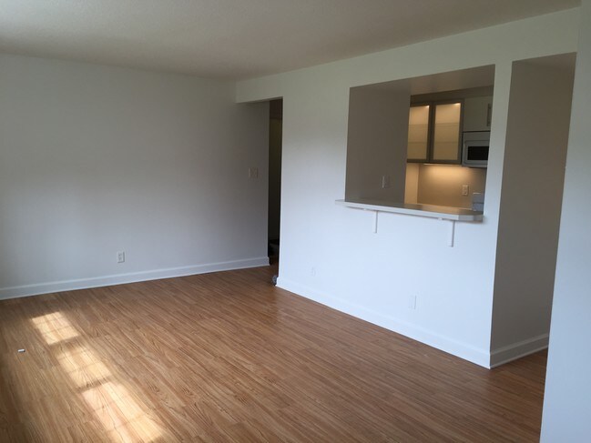 Foto del edificio - 2221 Marquette Rd