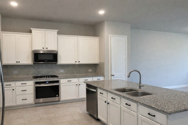 Building Photo - 10442 Eastern Bluestar Dr