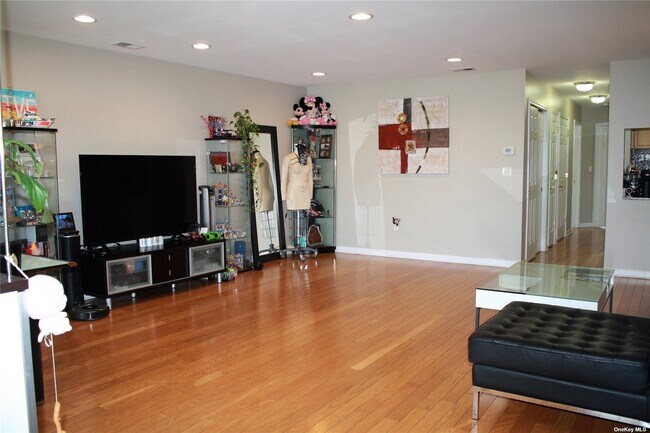 Foto del edificio - 12204 Powell Cove Blvd