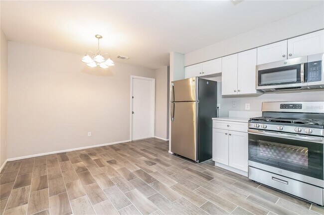 Building Photo - 2125 Turmeric Ave