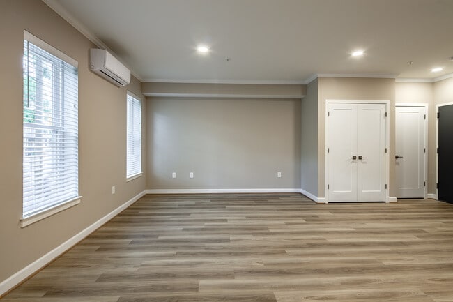 Photo - 1010 Duke St Townhome