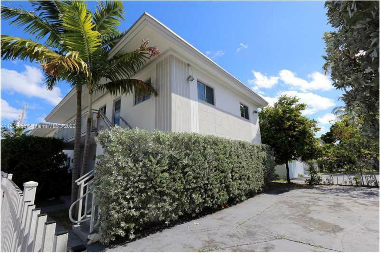 Foto principal - 1050 7th St