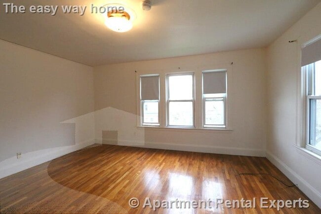 Foto del edificio - 44 Central St