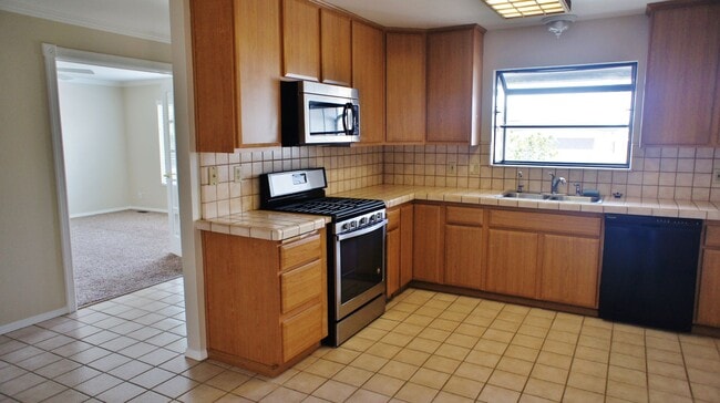 Foto del edificio - Single Story with Big Backyard in Hollister