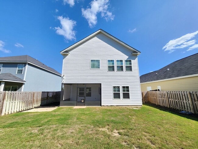 Foto del edificio - 5814 Whispering Pnes Wy