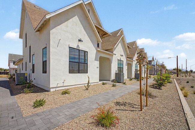 Building Photo - 6232 E University Dr