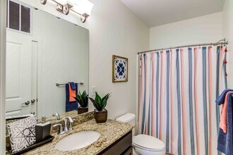 The Oaks on The Square photo'