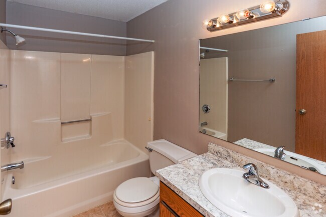 2HAB, 1BA - 900 ft² - Ninth Circle Apartments
