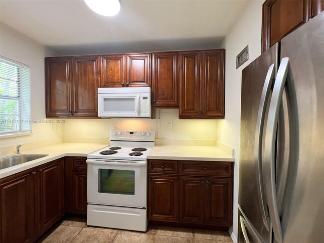 Building Photo - 5660 SW 78th St