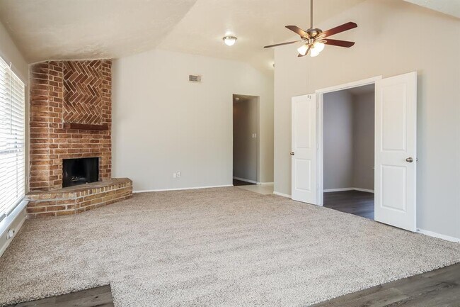 Foto del edificio - 8634 Huntermoor Cir
