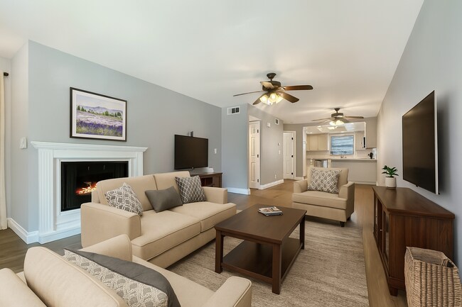Foto del edificio - Beautifully Updated Lower-Level Condo with...