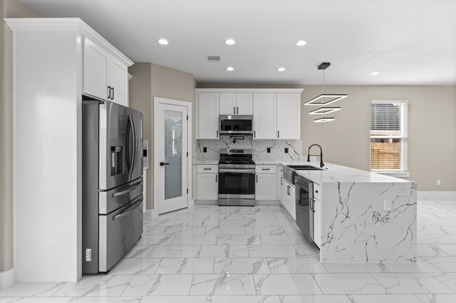 Foto del edificio - 7927 Colonial Ln