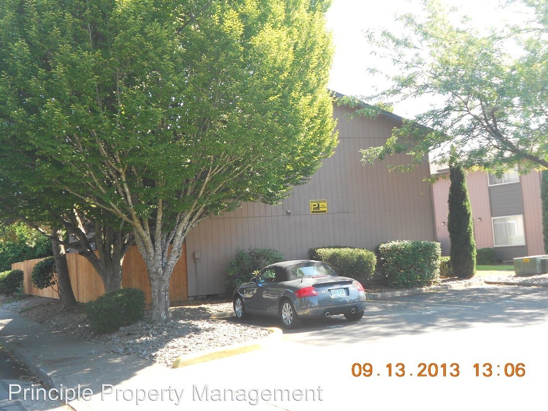 Building Photo - 100 SE Viewmont Ave