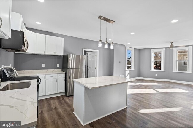 Building Photo - 3014 Royston Ave