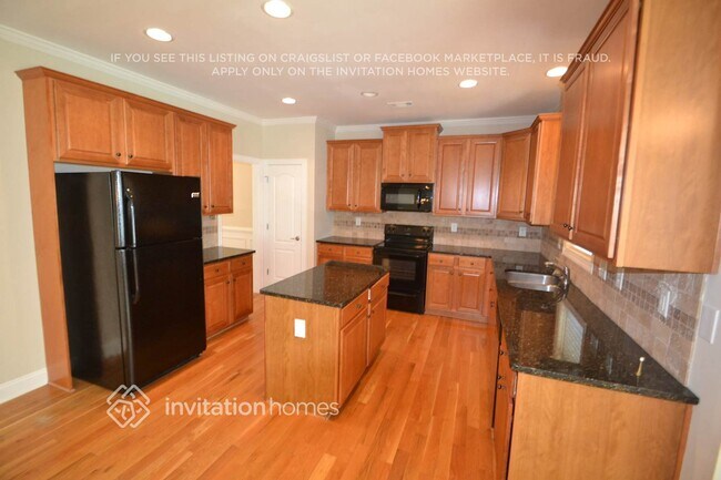 Building Photo - 463 Strawberry Walk