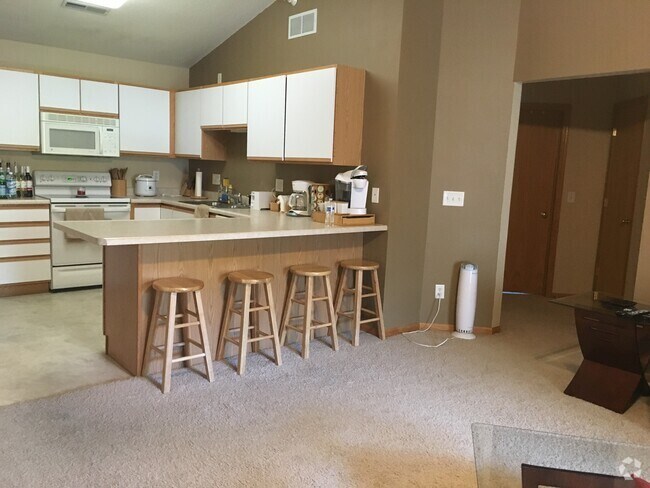 Building Photo - 2855 Coral Ct