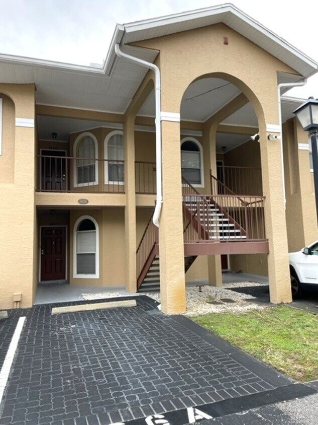 8828 Coral Palms Ct Unit B, Kissimmee, FL 34747 Condo for Rent in