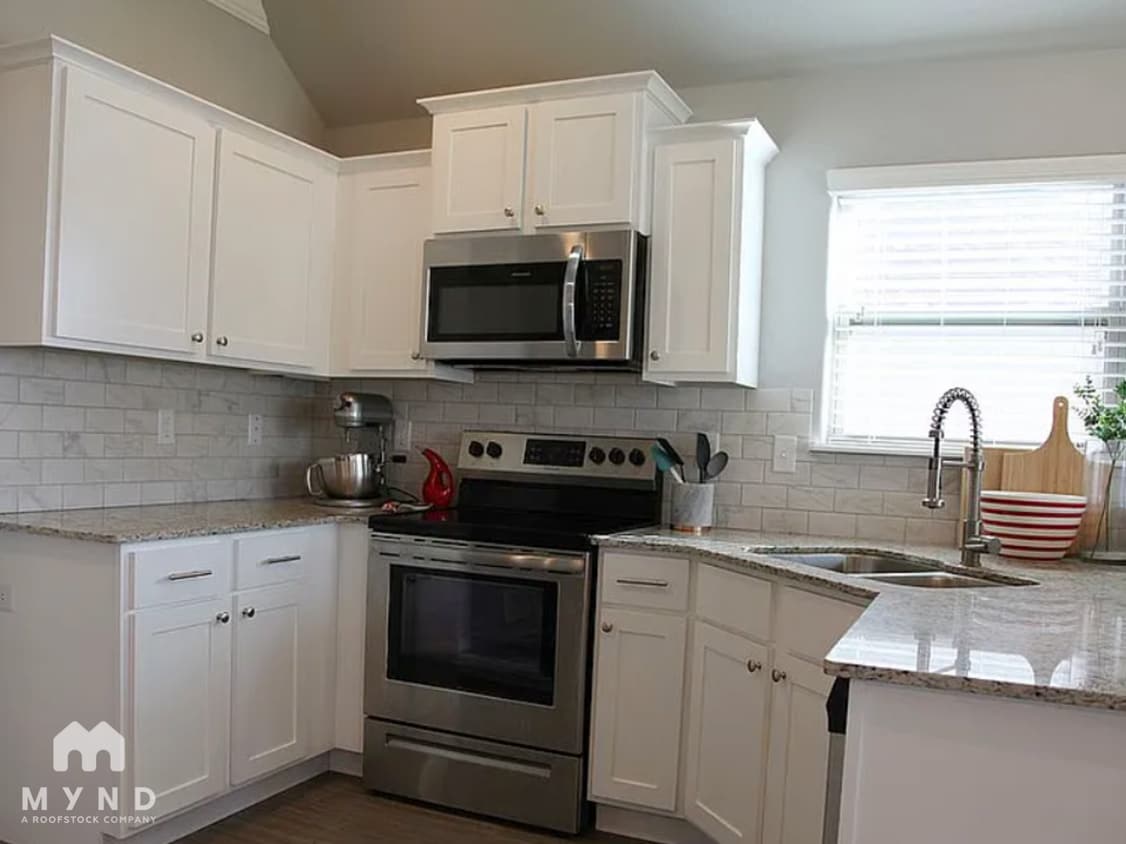 Building Photo - 506 W Stoney Point Rd