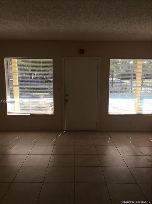 Foto del edificio - 3100 Coral Springs Dr