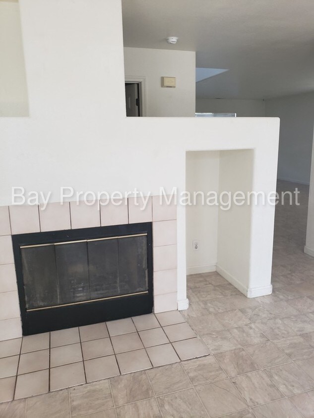 Foto del edificio - Beautiful, large 6 bedroom home in Soledad